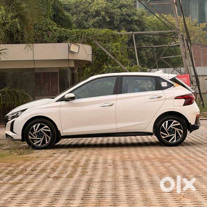 Hyundai I20 Asta (o) 1.2 Ivt, 2024, Petrol