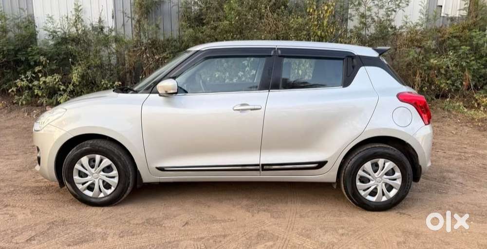 Maruti Suzuki Swift Vxi + Manual, 2022, Petrol