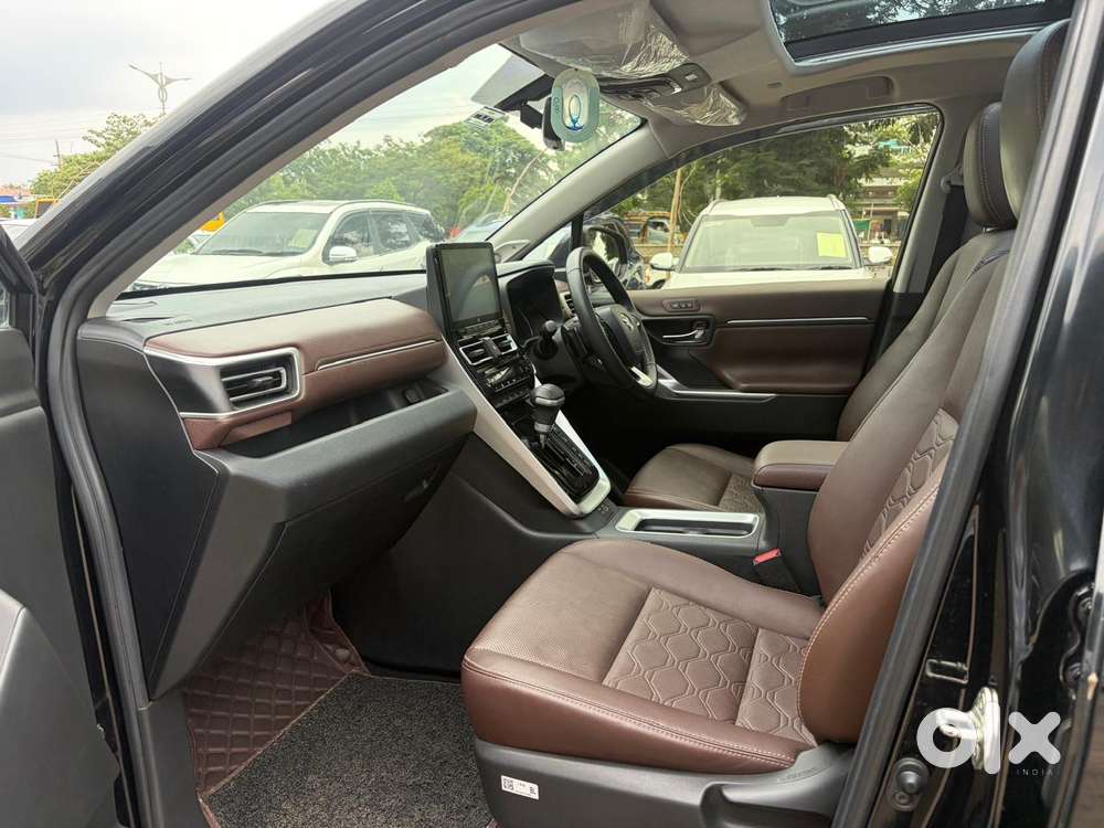Toyota Innova Hycross 2.0 Zx (o) Hybrid 7 Str, 2023, Electric