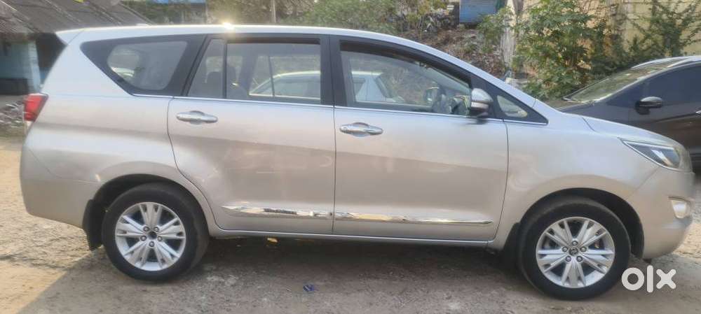 Toyota Innova Crysta 2.4 V 8 Str, 2017, Diesel