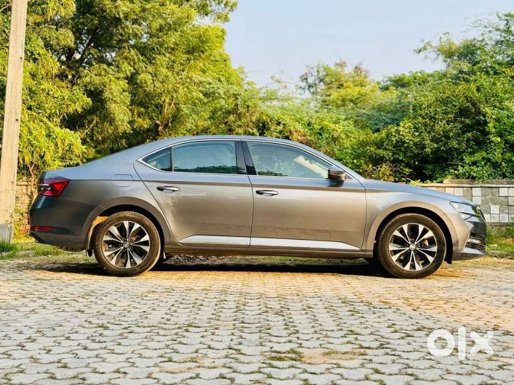 Skoda Superb 2.0 L&k Tsi At, 2022, Petrol