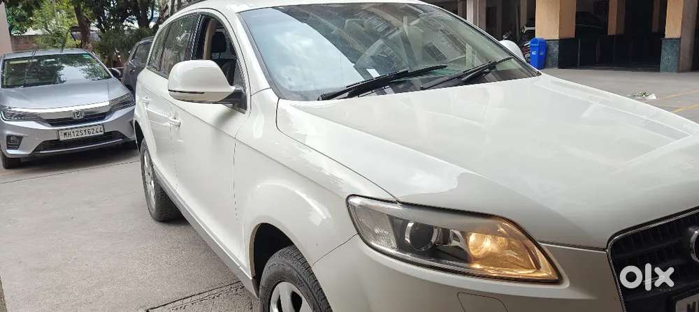 Audi Q7 (mint Condition)