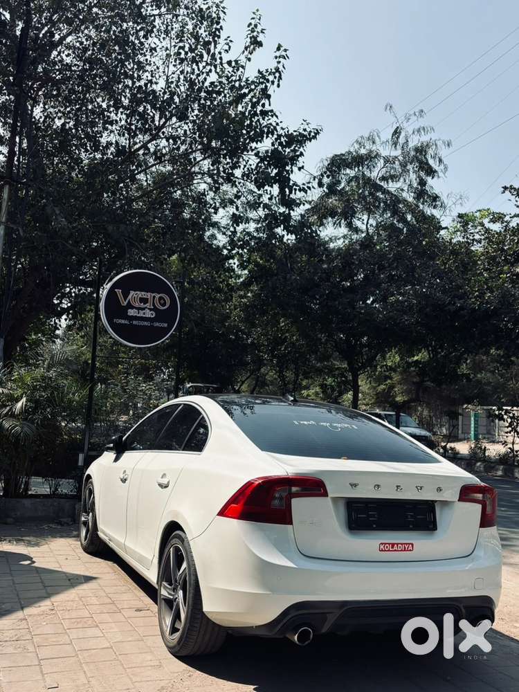 Mint Condition 2016 Volvo S60 D4 R-design (white) - Enthusiast Owned
