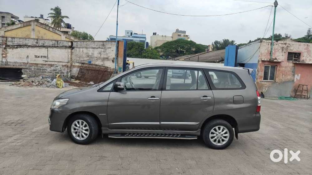 Toyota Innova 2.5 Vx 8 Str Bs-iii, 2015, Diesel
