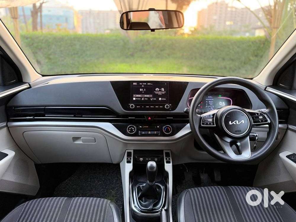 Kia Carens 1.5 Prestige 7 Str, 2023, Petrol