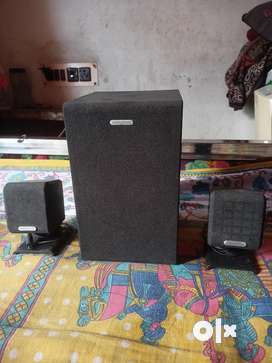 Creative speaker sale olx