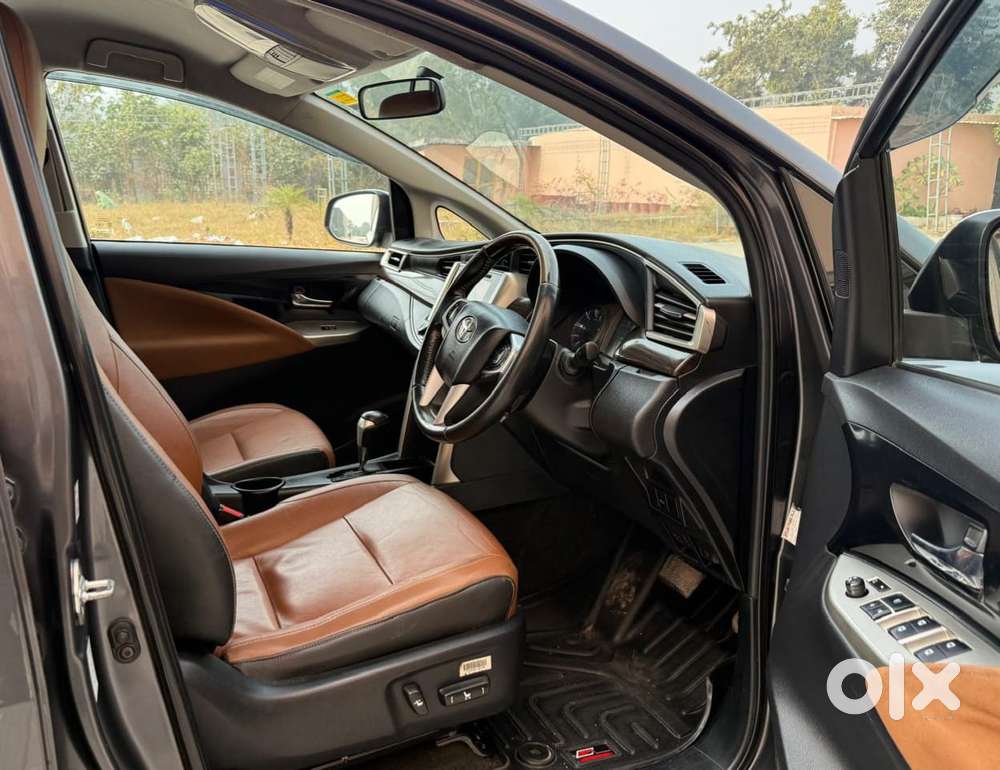 Toyota Innova Crysta 2.8z Automatic, 2016, Diesel