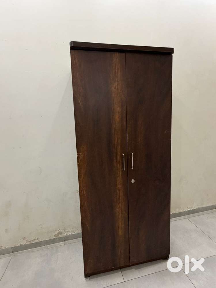 Wood Wardrobe - Buy & Sell Used Beds & Wardrobes in India | OLX