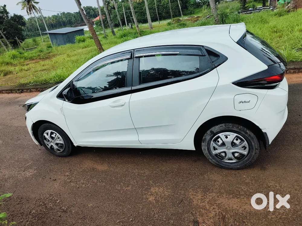 Tata Altroz 1.2 Xe 2021