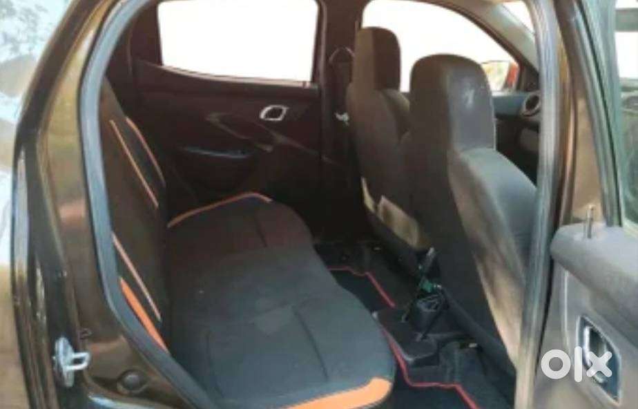 Renault Kwid Climber (1.0) Amt - Dual Tone