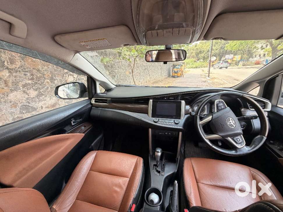 Toyota Innova Crysta 2.8 Z, 2016