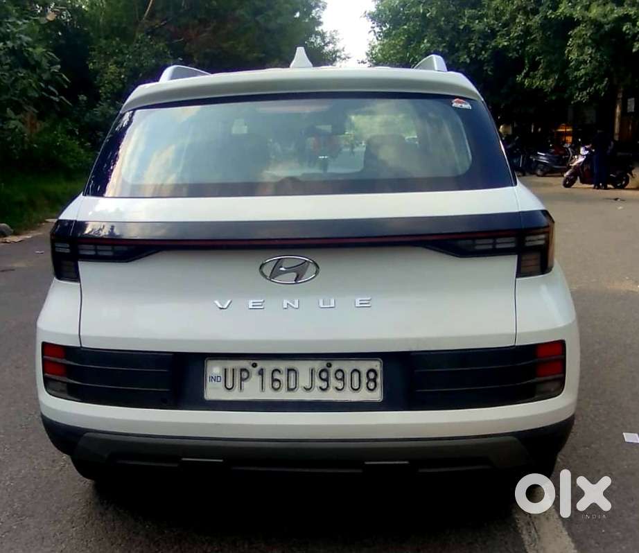 Hyundai Venue 1.2 S (o), 2022, Petrol