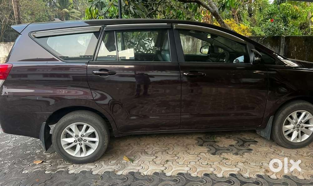 Toyota Innova Crysta 2.8 Gx At, 2018