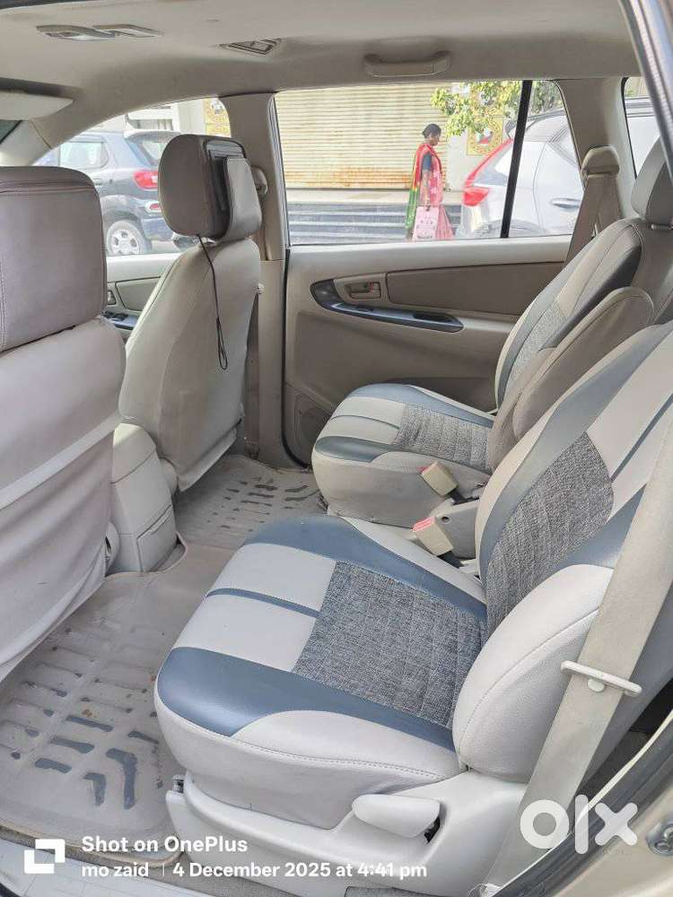 Toyota Innova 2.5 G (diesel) 8 Seater, 2011, Diesel