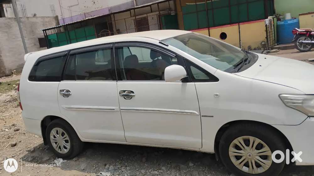 Toyota Innova 2011 Diesel 225000 Km Driven