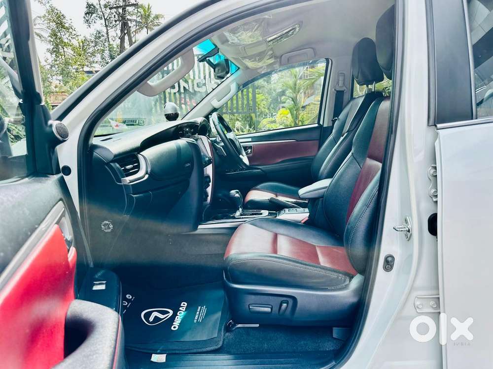 Toyota Fortuner Legender