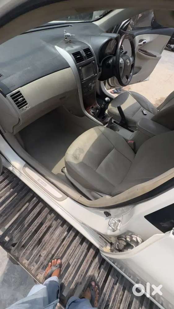 Toyota Corolla Altis 2011 Manual Petrol