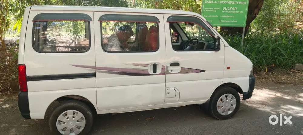 Maruti Suzuki Eeco 2015 Petro+cng  65000 Km Drive Excellent Condition