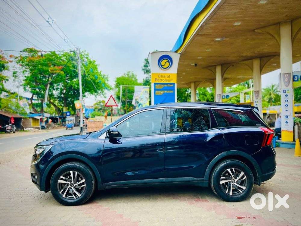Mahindra Xuv700 2.0 Ax 5 Petrol Mt 7 Str, 2022, Petrol