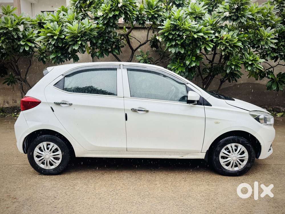 Tata Tiago, 2017, Petrol