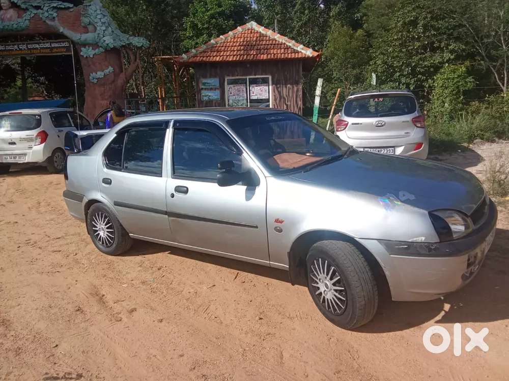 Ford Ikon 1.3 Clxi 2004 Variant