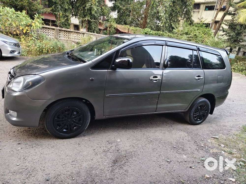 Toyota Innova 2.5 G (diesel) 8 Seater, 2011, Diesel