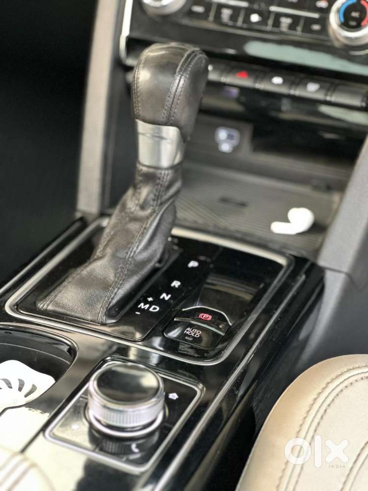 Mahindra Xuv700 2.0 Ax 7 Petrol At Str, 2022, Petrol