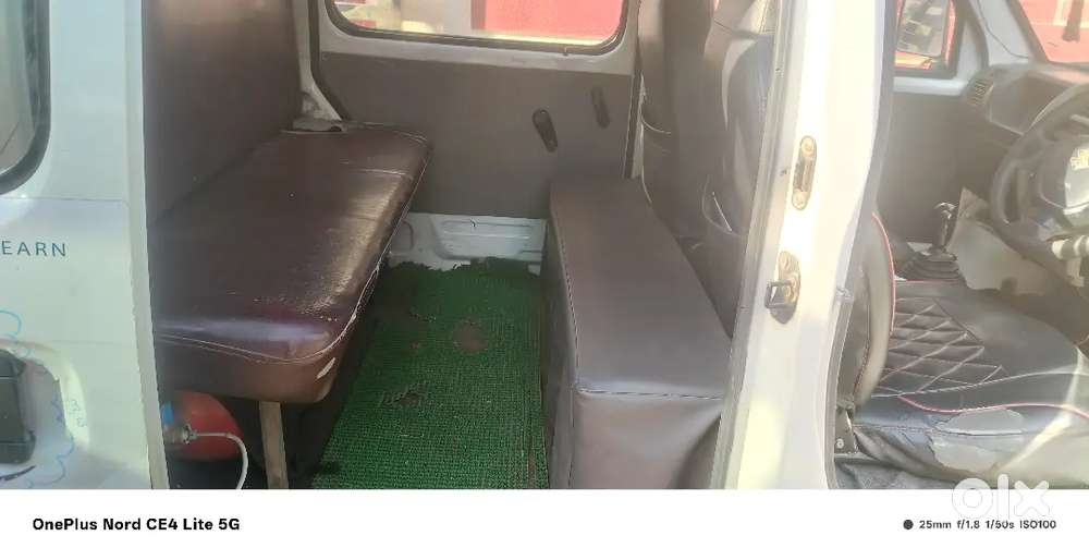 Cng Feeted.gaari Bilkul New Jaisa Hai.abhi School Me Chal Raha Hai.