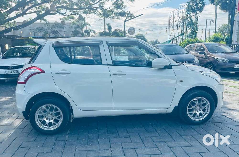 Maruti Suzuki Swift Lxi, 2016, Petrol