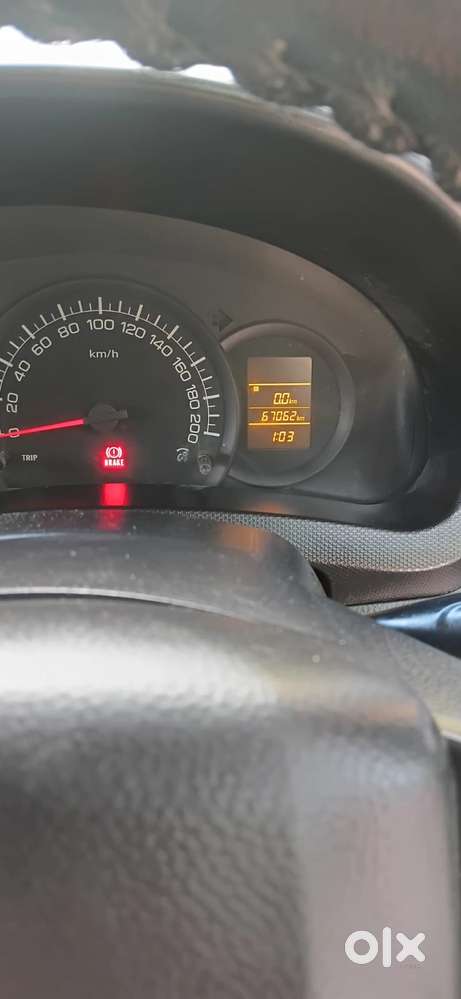 Maruti Suzuki Swift Lxi Optional-o, 2015, Petrol