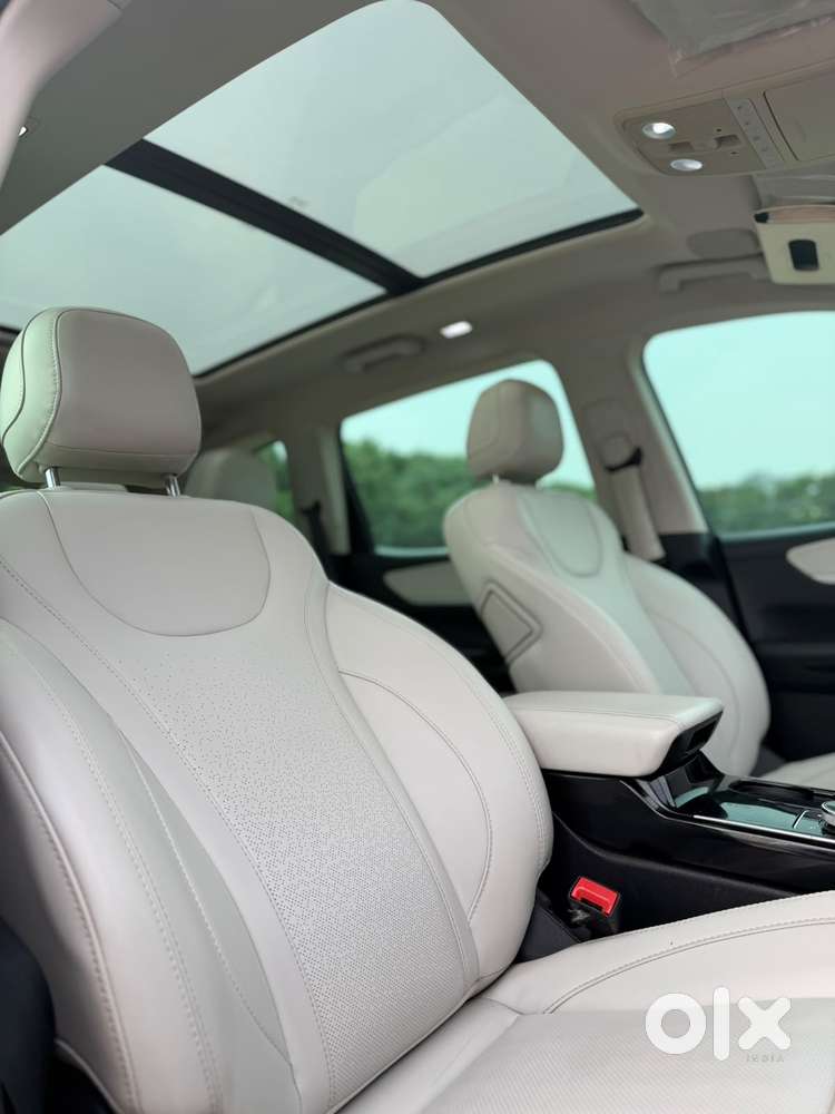 Mahindra Xuv700 2.2 Ax 7 Diesel At Luxury Pack Str, 2023, Diesel