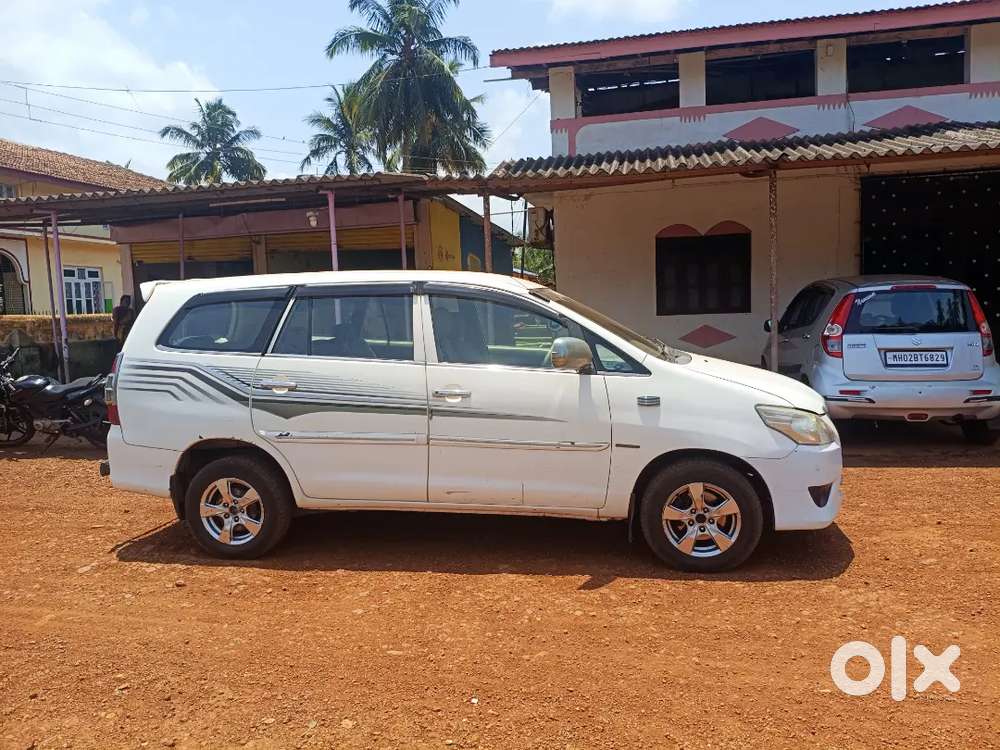 Toyota Innova 2013 Diesel 299999 Km Driven