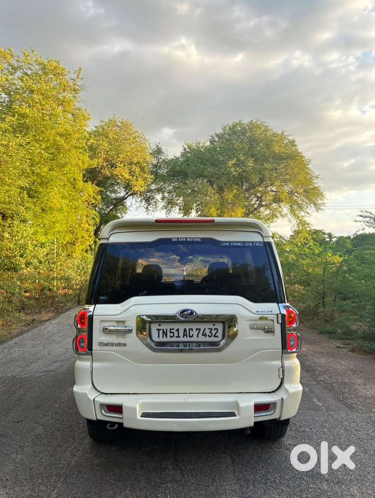 Mahindra Scorpio 2015 Diesel Well Maintained