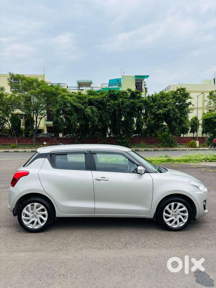 Maruti Suzuki Swift Vxi + Manual, 2022, Petrol