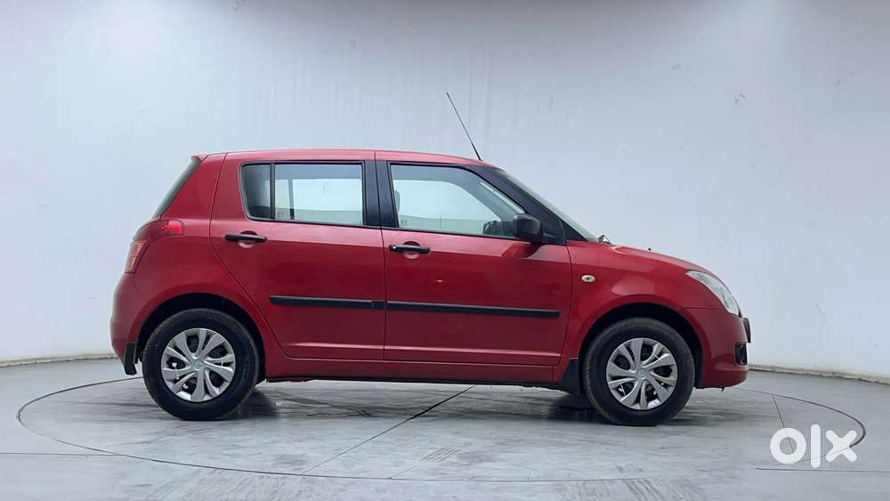 Maruti Suzuki Swift Vxi Bsiv, 2011, Petrol