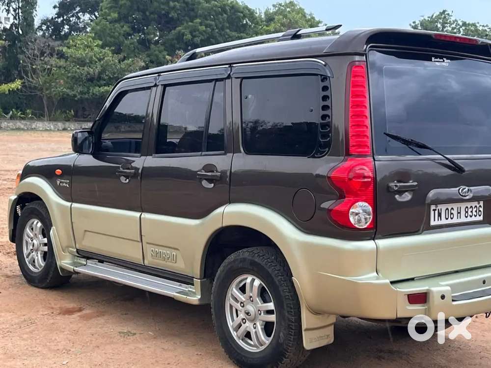 7 Seater . First Owner Scorpio