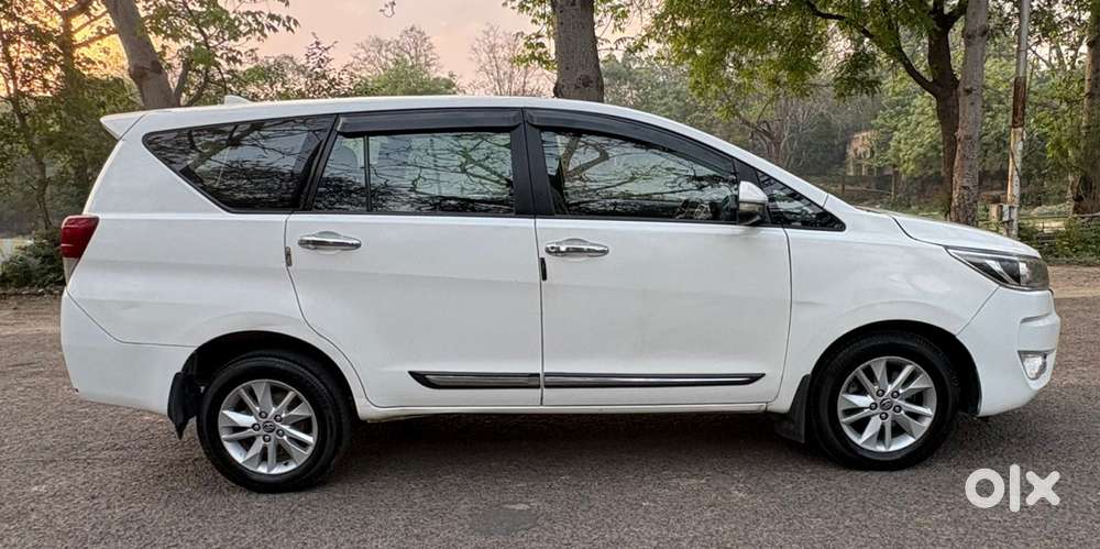 Toyota Innova Crysta 2.4 G Mt, 2016, Diesel