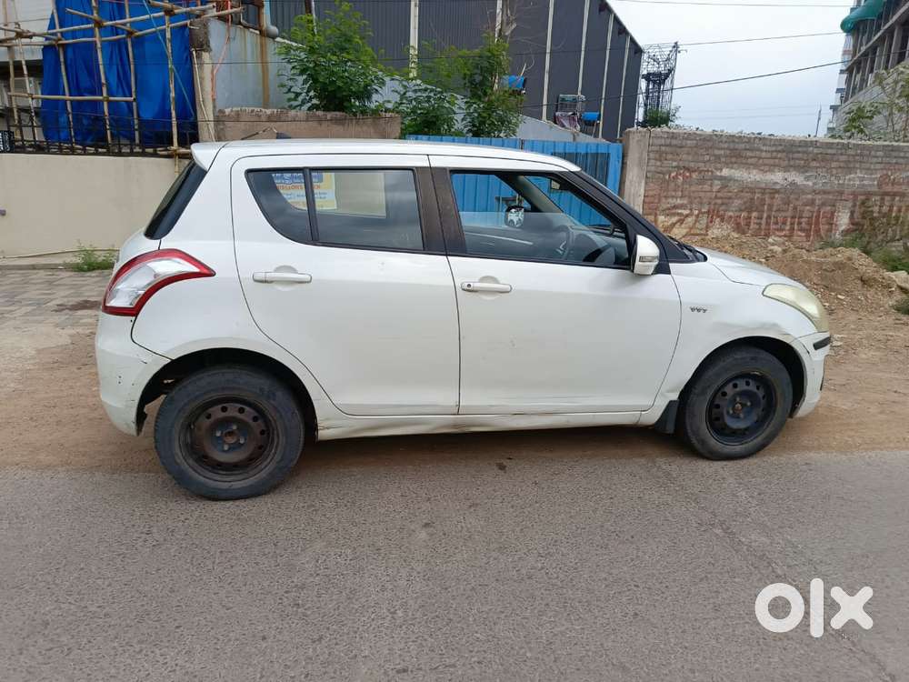 Maruti Suzuki Swift Vxi Abs Bsiv, 2017, Petrol