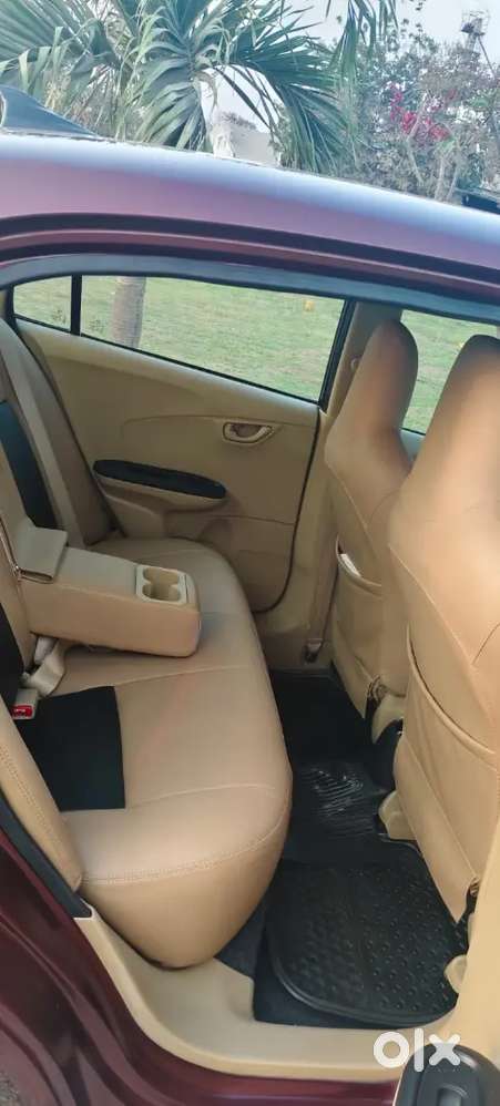 Honda Amaze 2017 Petrol Well Maintained. Showroom Maintaince.