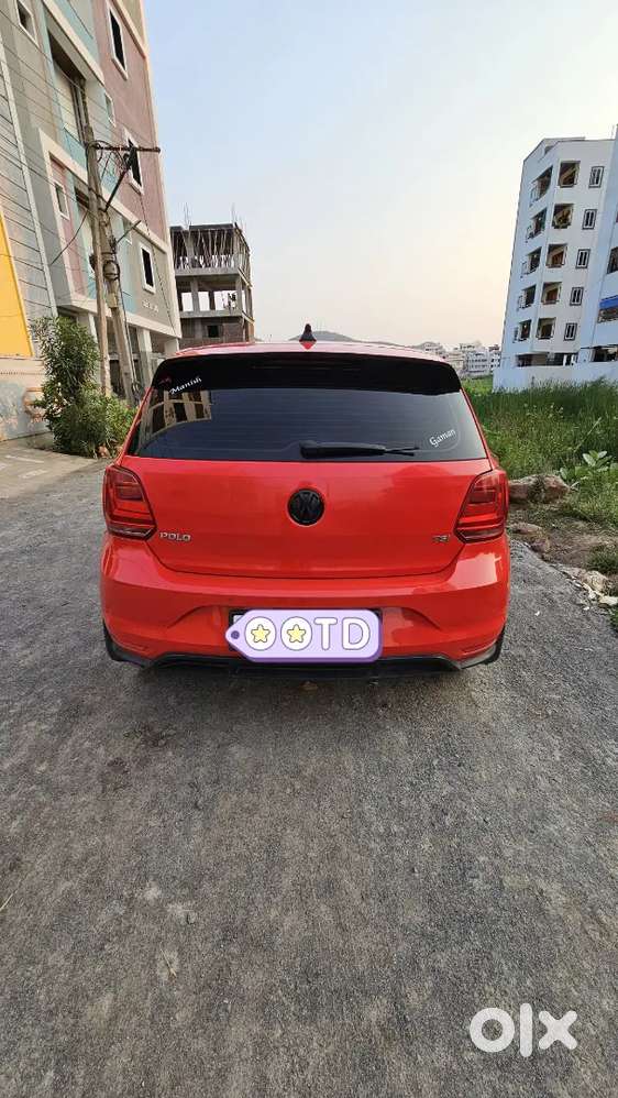 Volkswageon Polo 1l Tsi Comfortline Flash Red Colour Car.