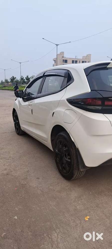 Tata Altroz  Sunroof Toking Model 2023.october 1.oner