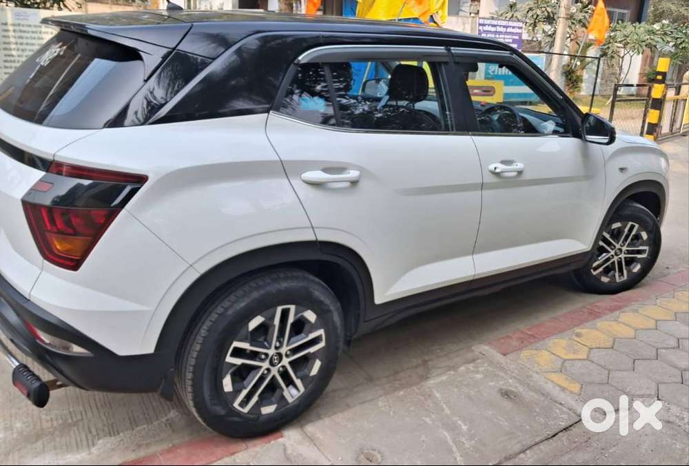 White Creta Diesel Jan2023 Model 24500kms 1st Owner