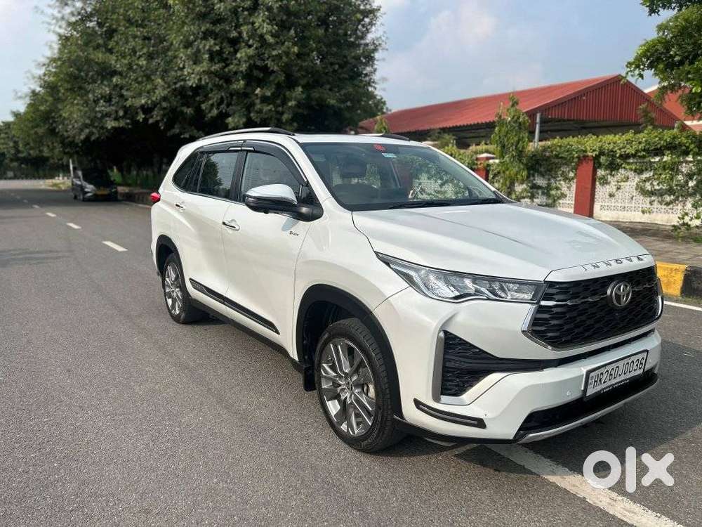 Toyota Innova Hycross 2.0 Zx Hybrid 7 Str, 2025, Petrol