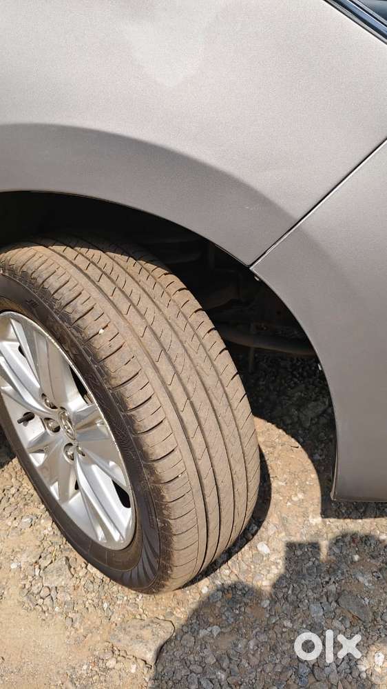 Toyota Innova Crysta 2.8z Automatic, 2016, Diesel