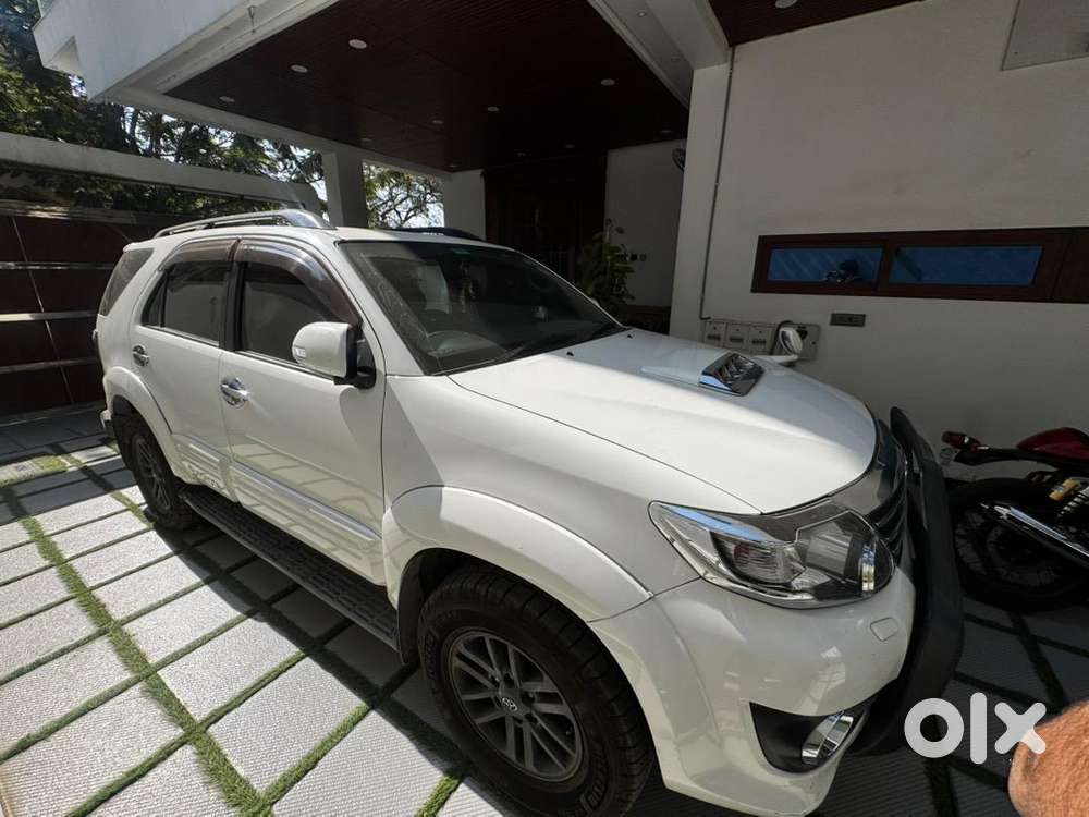 Toyota Fortuner 2015 Diesel 130000 Km Driven