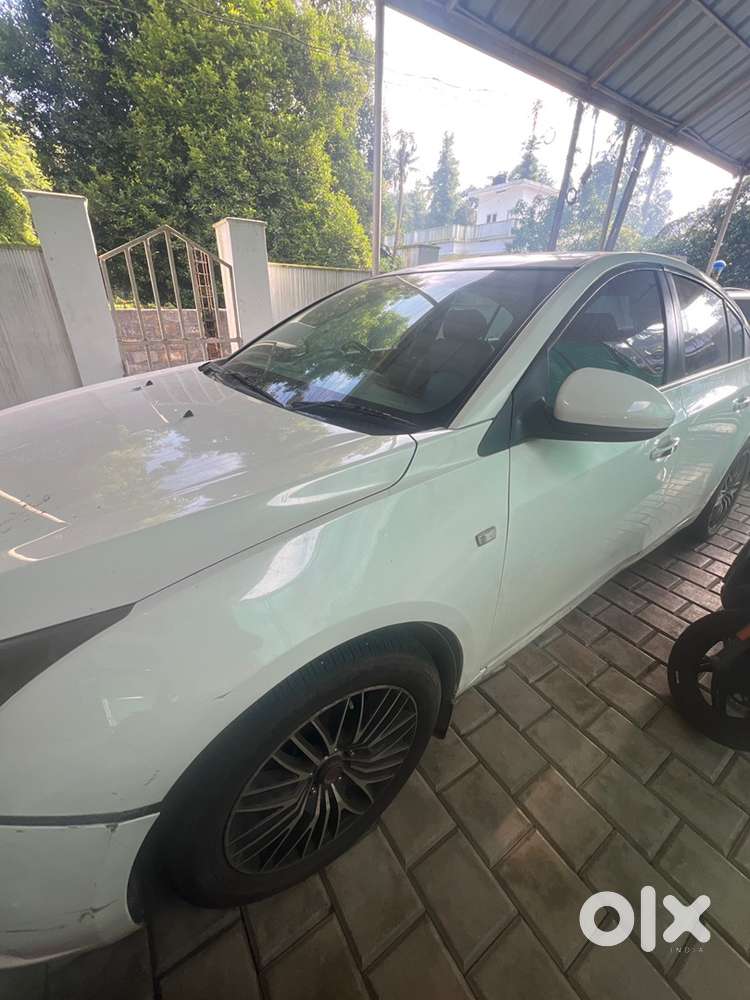 Chevrolet Cruze Diesel 2nd 2011, No Insurance And Fitness,good Engine