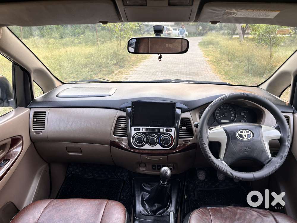 Toyota Innova 2.5 G (diesel) 7 Seater Bs Iv, 2015, Diesel