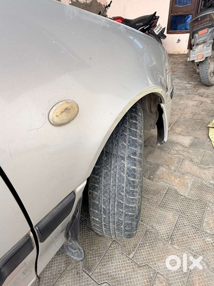 Maruti Suzuki Esteem Petrol 2005