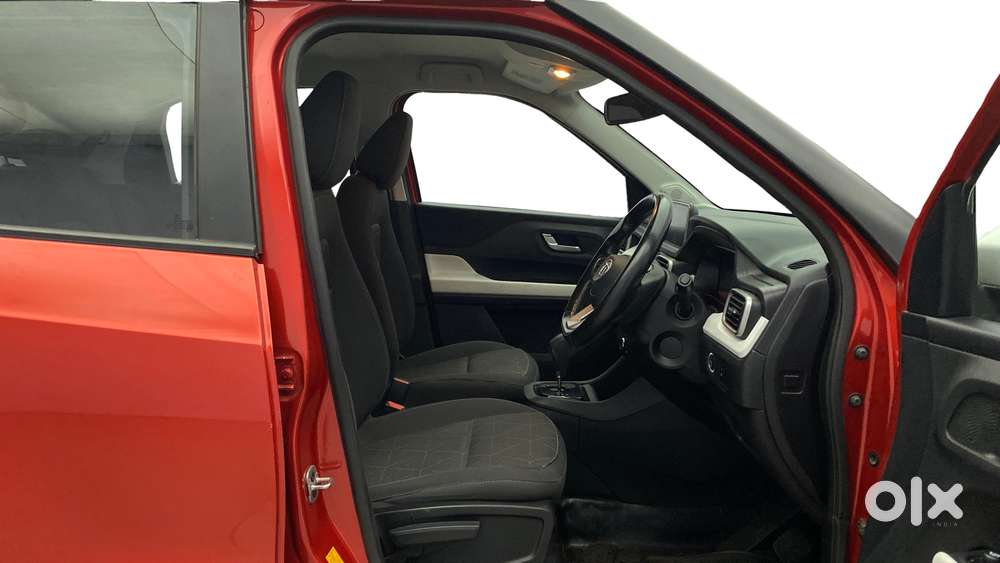 Tata Punch 1.2 Revotron Creative Amt Dual Tone, 2021, Petrol