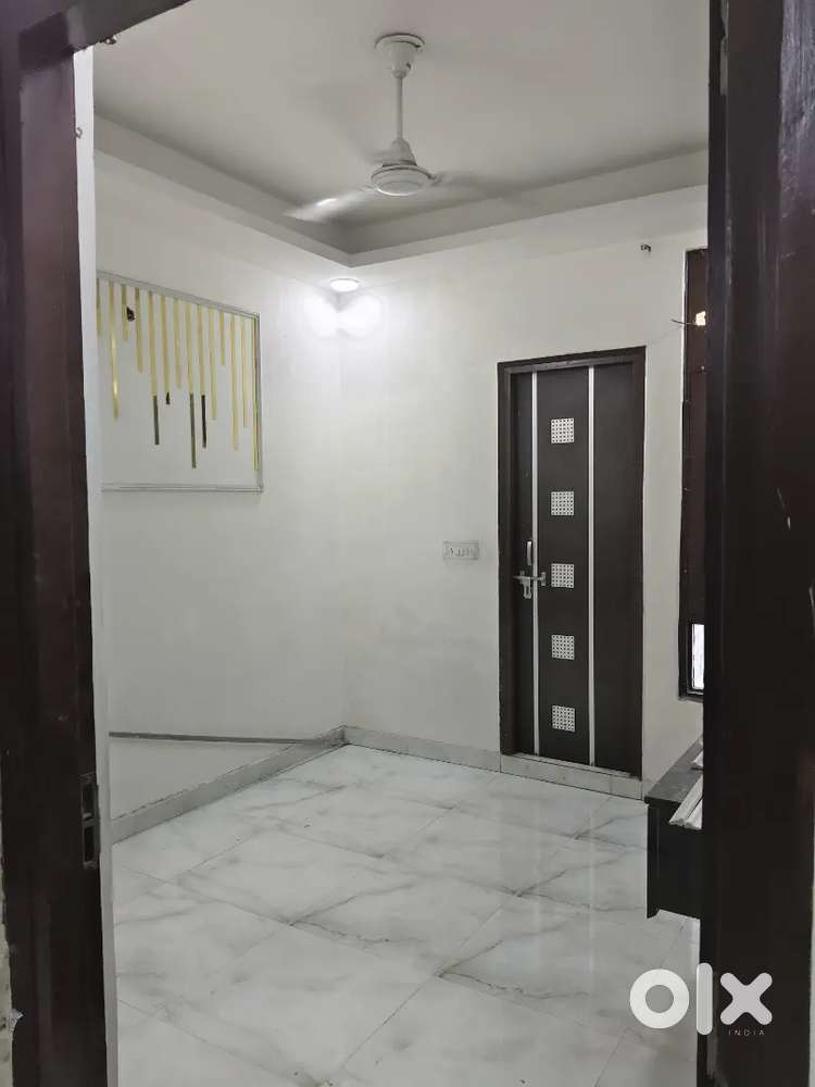 3bhk indepant floor for rent in new colony near by geeta bhawan